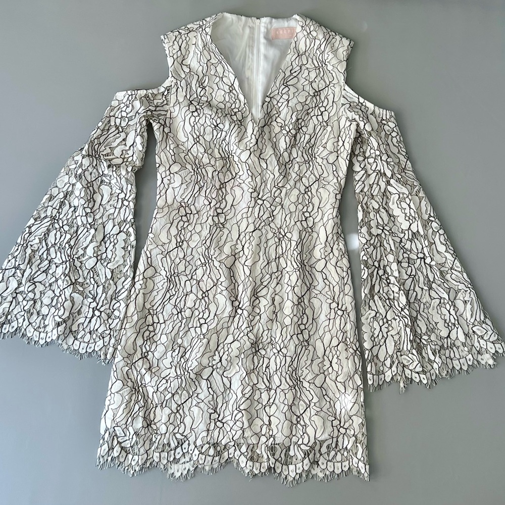 Like New Keepsake Porcelain Long Sleeve Lace Dress